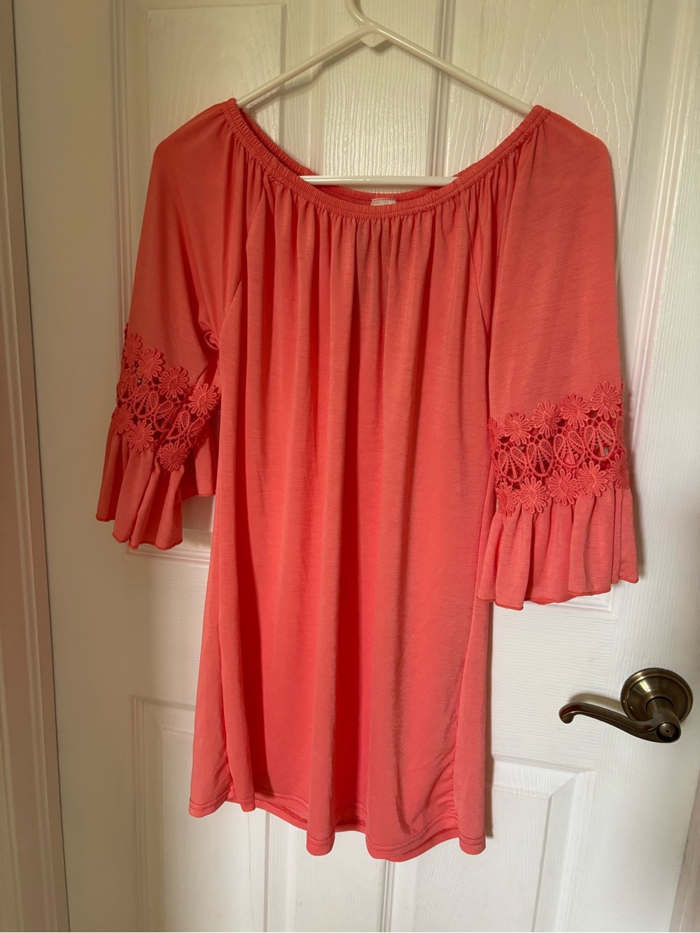 WinWin Women's Ruffle Sleeve Lace Tunic - Coral